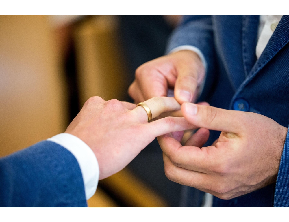 In Grecia si sposa la prima coppia dopo la legge sulle nozze gay