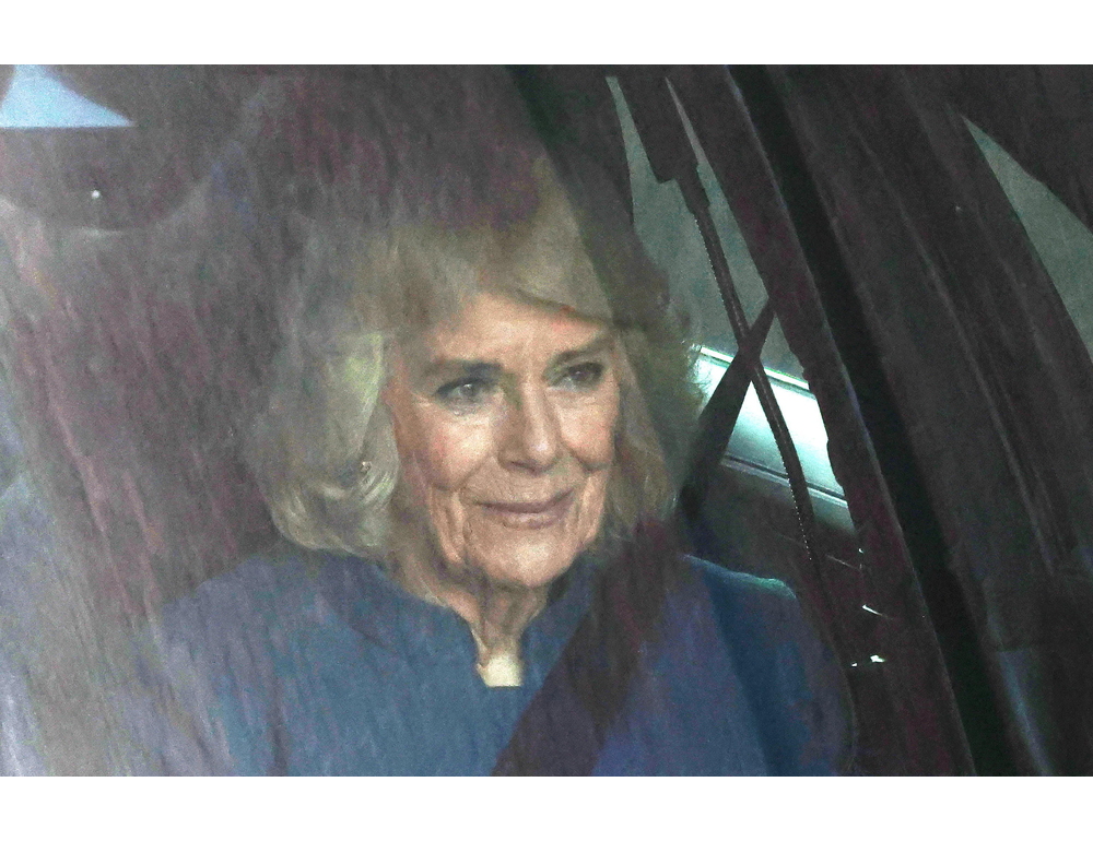 La regina Camilla ‘è esausta’, una settimana di riposo
