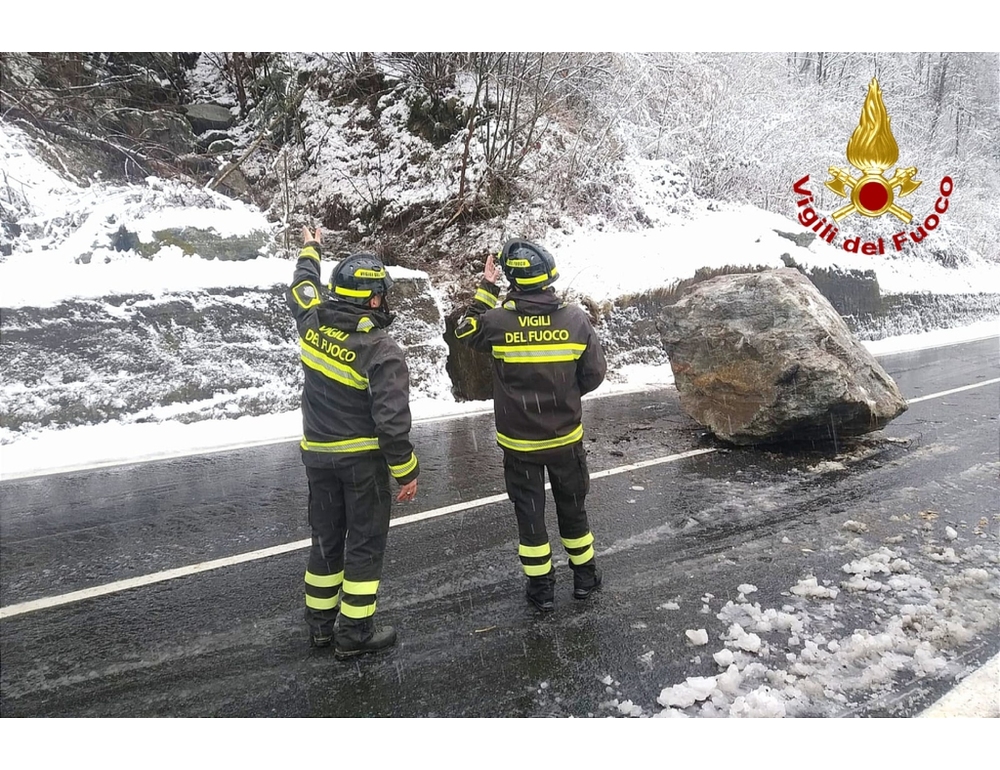 Maltempo: massi e pericolo valanghe chiuse strade nel Vercellese