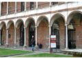 Protesta davanti alla facoltà di Scienze Politiche a Milano