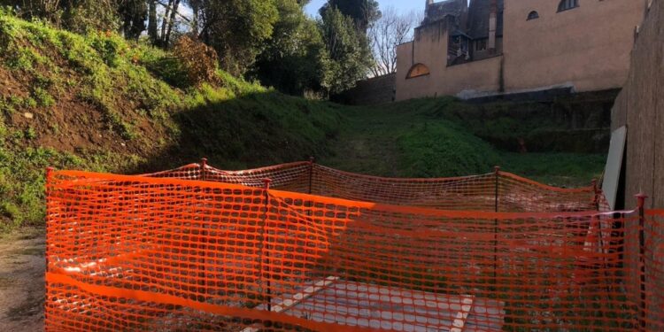 Audito il direttore dei lavori: 'Cavità e falda nel terreno'