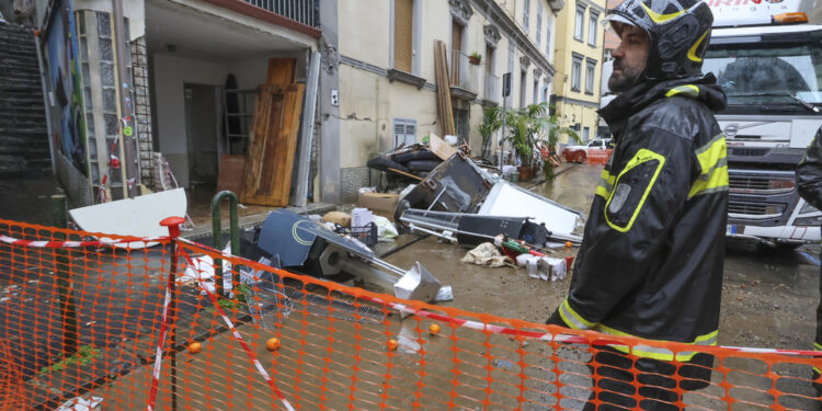 Allagamenti nei sottoscala dei palazzi e in locali commerciali