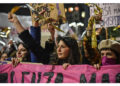 Manifestazione contro vittimizzazione e eco mediatica