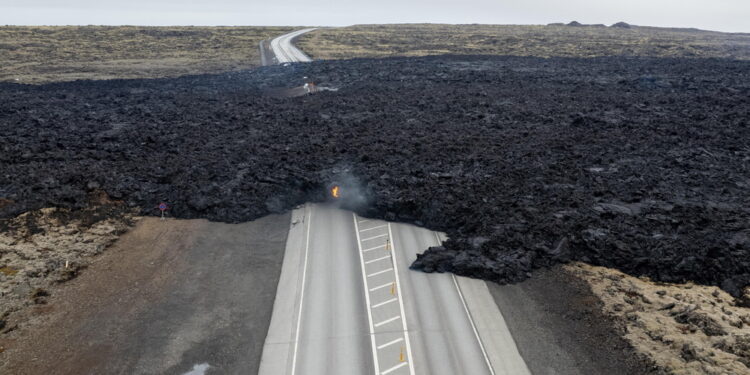Di nuovo evacuata la città di Grindavik