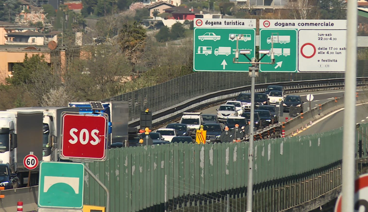 Lavori sull’autostrada A9, code anche nel fine settimana tra Como e la Svizzera