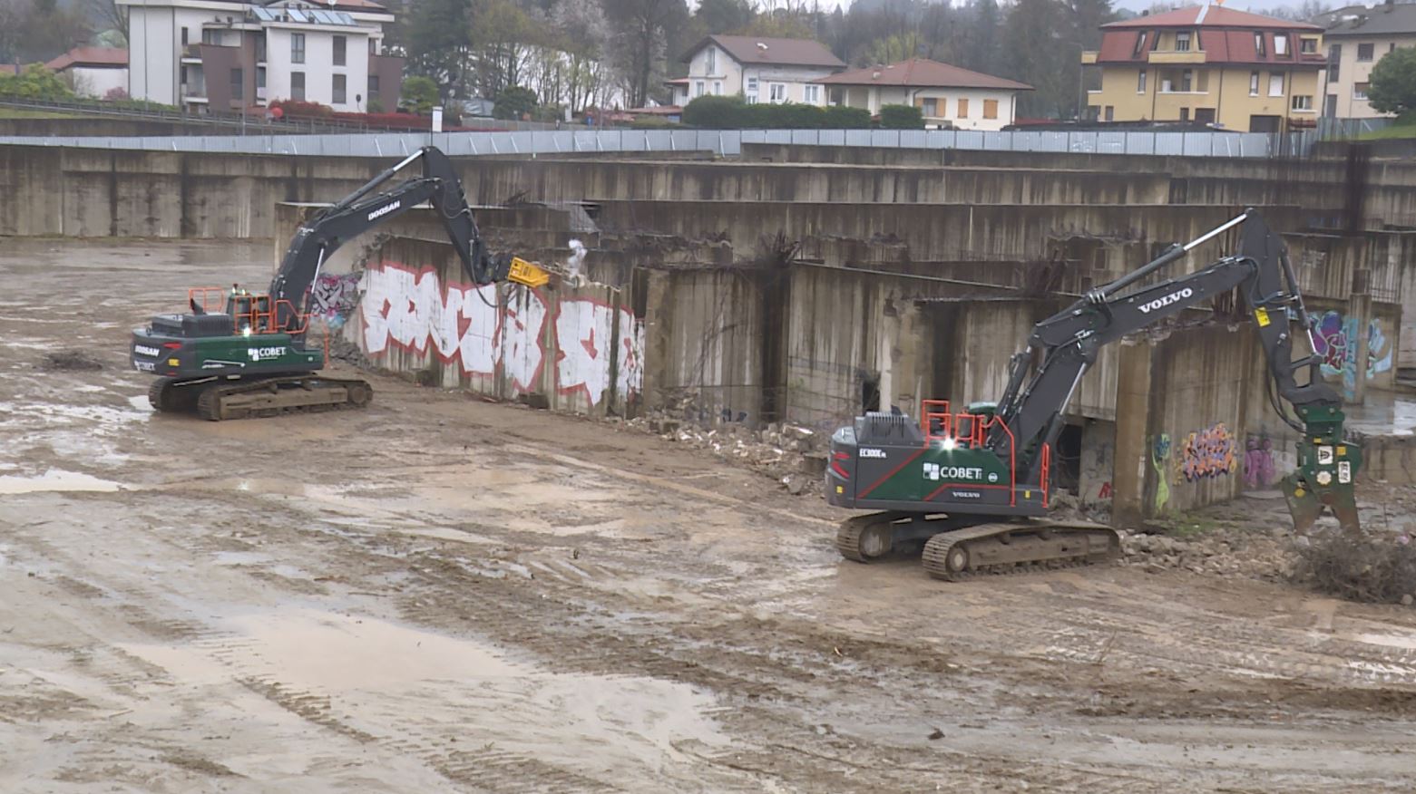 Palasport di Cantù, si lavora al terzo tentativo. Al via la demolizione del “Palaturra”