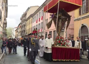 processione como