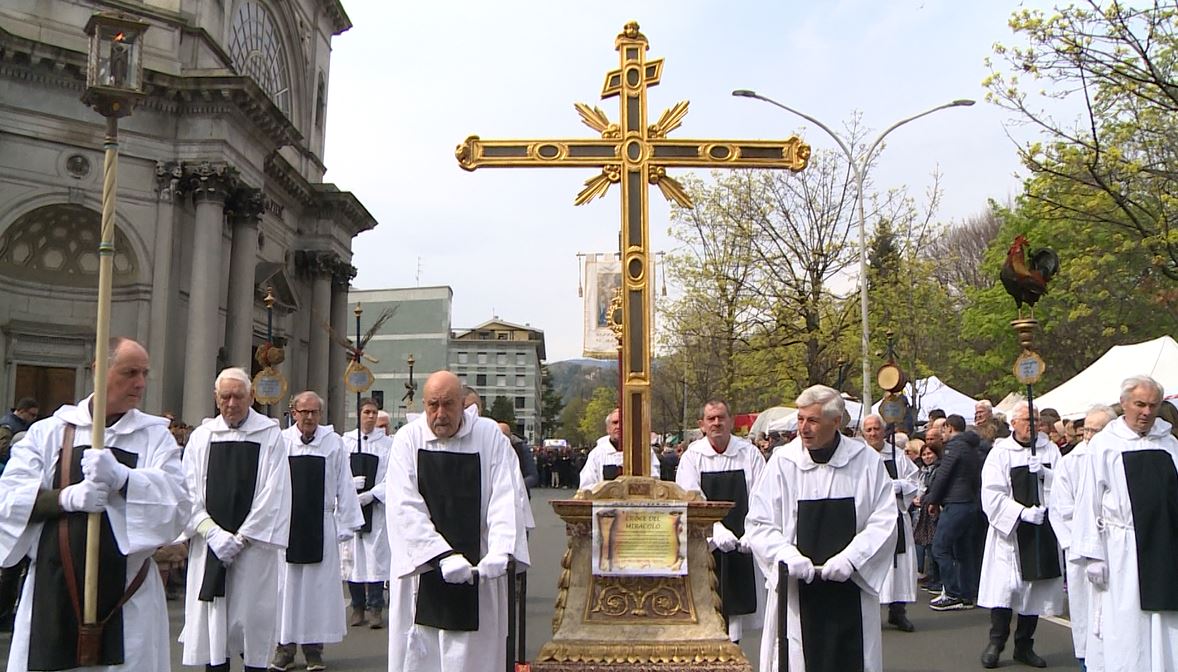 Gli appuntamenti pasquali a Como. La processione in diretta su Etv e il ritorno della Fiera di Pasqua
