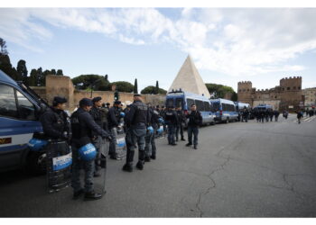 Insulti a Posta San Paolo