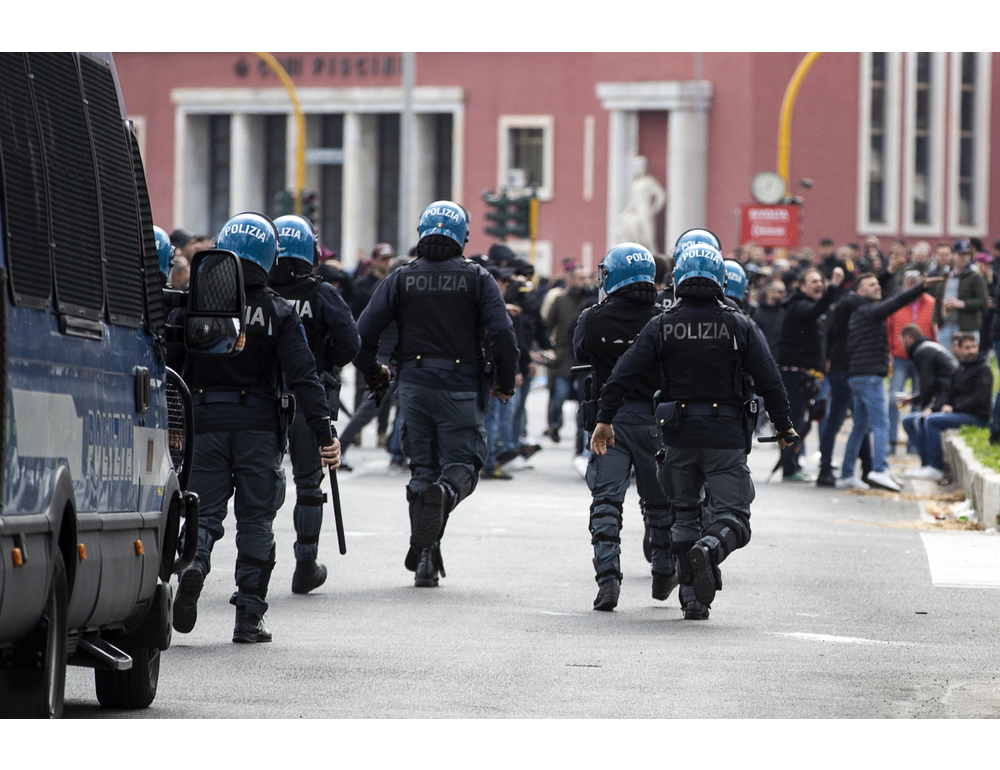 Adesivi antisemiti a Roma, Comunità Ebraica ‘stop partite’