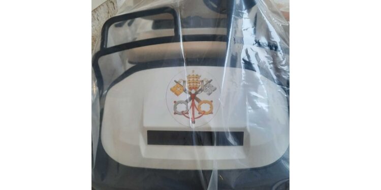 Il veicolo elettrico è in carica al Seminario Patriarcale