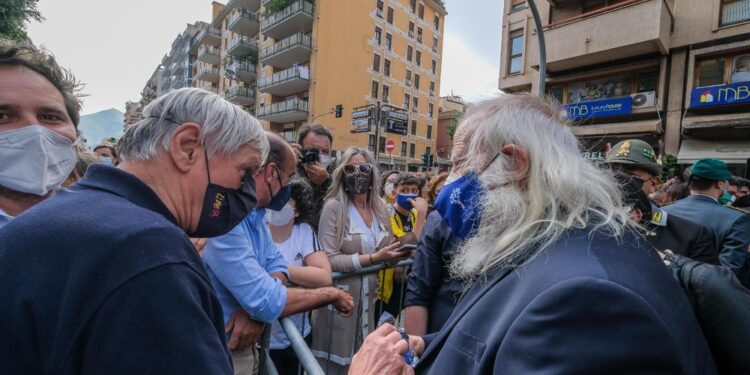 'La barba lunga come lunga è stata la sua sofferenza'