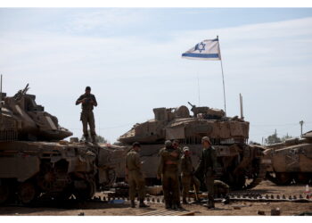 Media: 'Preparativi per l'invasione della città a sud di Gaza'