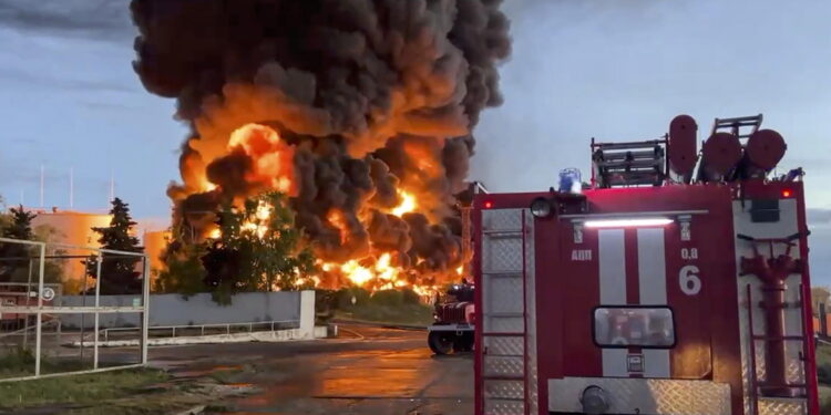 Sui social immagini delle fiamme mello scalo