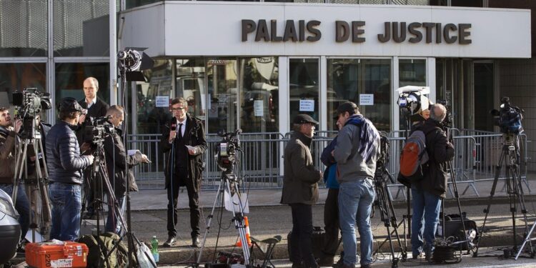 Lo riportano Le Dauphiné Libéré e Le Progrés