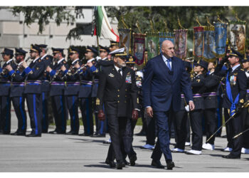 Insieme allievi marescialli della Marina e allievi carabinieri