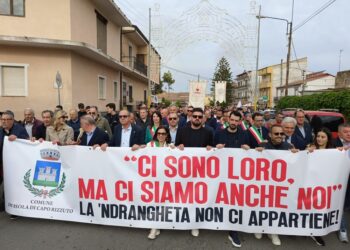 Manifestazione promossa dopo intimidazioni ad alcune imprese