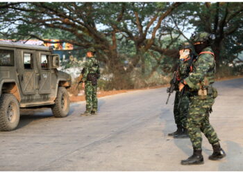 Scontri fra i militari e miliziani Karen sul confine thailandese