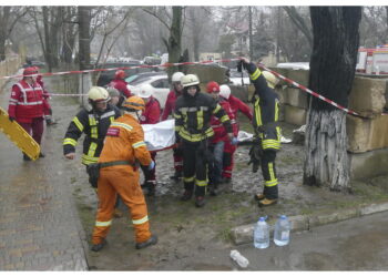 Lanciati anche due missili balistici Iskander-M