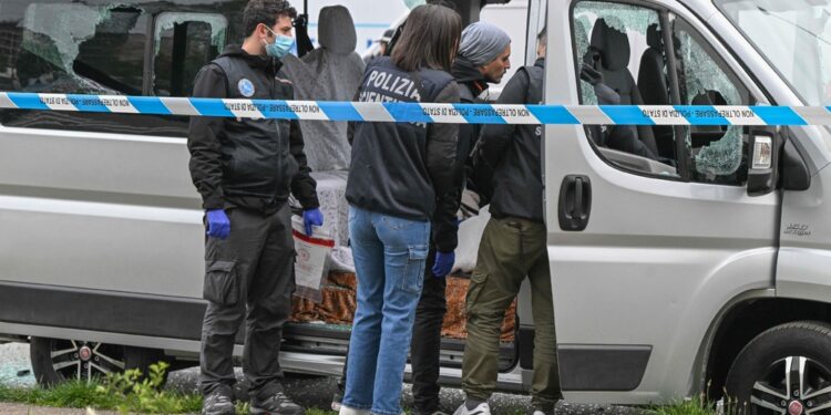 Investigatori hanno le targhe delle auto usate dagli assassini