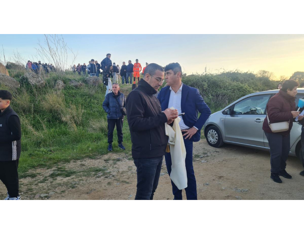 Ragazzini morti in crollo casa, un fiume umano per fiaccolata