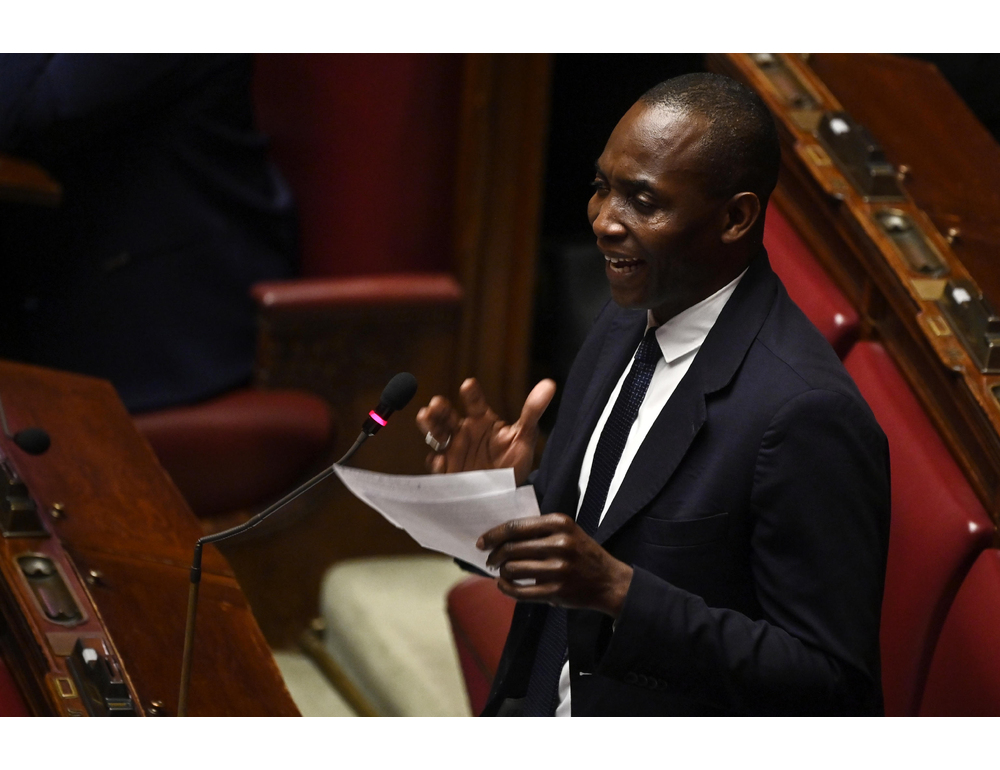 Rinviati a giudizio moglie, suocera e cognati di Soumahoro