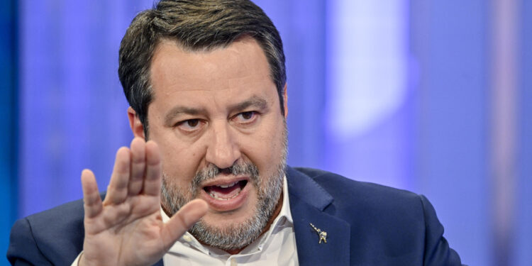 Lega è scelta di pace. Macron? Dice bestialità