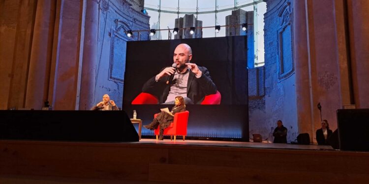 Lo scrittore al Festival del giornalismo di Perugia