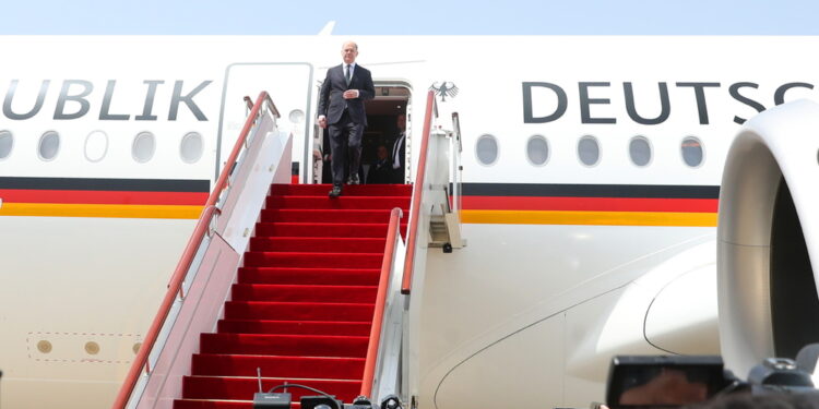 Il cancelliere tedesco ricevuto a Pechino dal presidente cinese