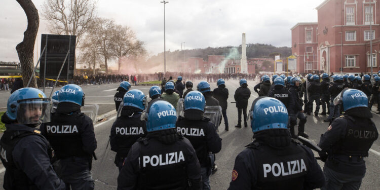 Arrestato un tifoso giallorosso