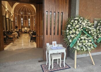 A Milano l'addio a Casiraghi nella chiesa