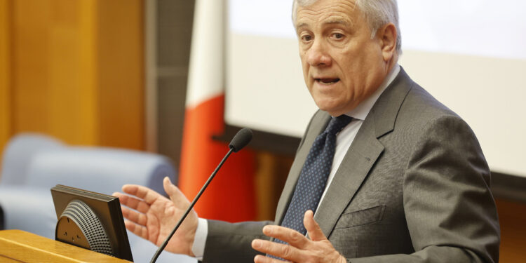 'E che l'Italia chiede l'immediata liberazione degli ostaggi'