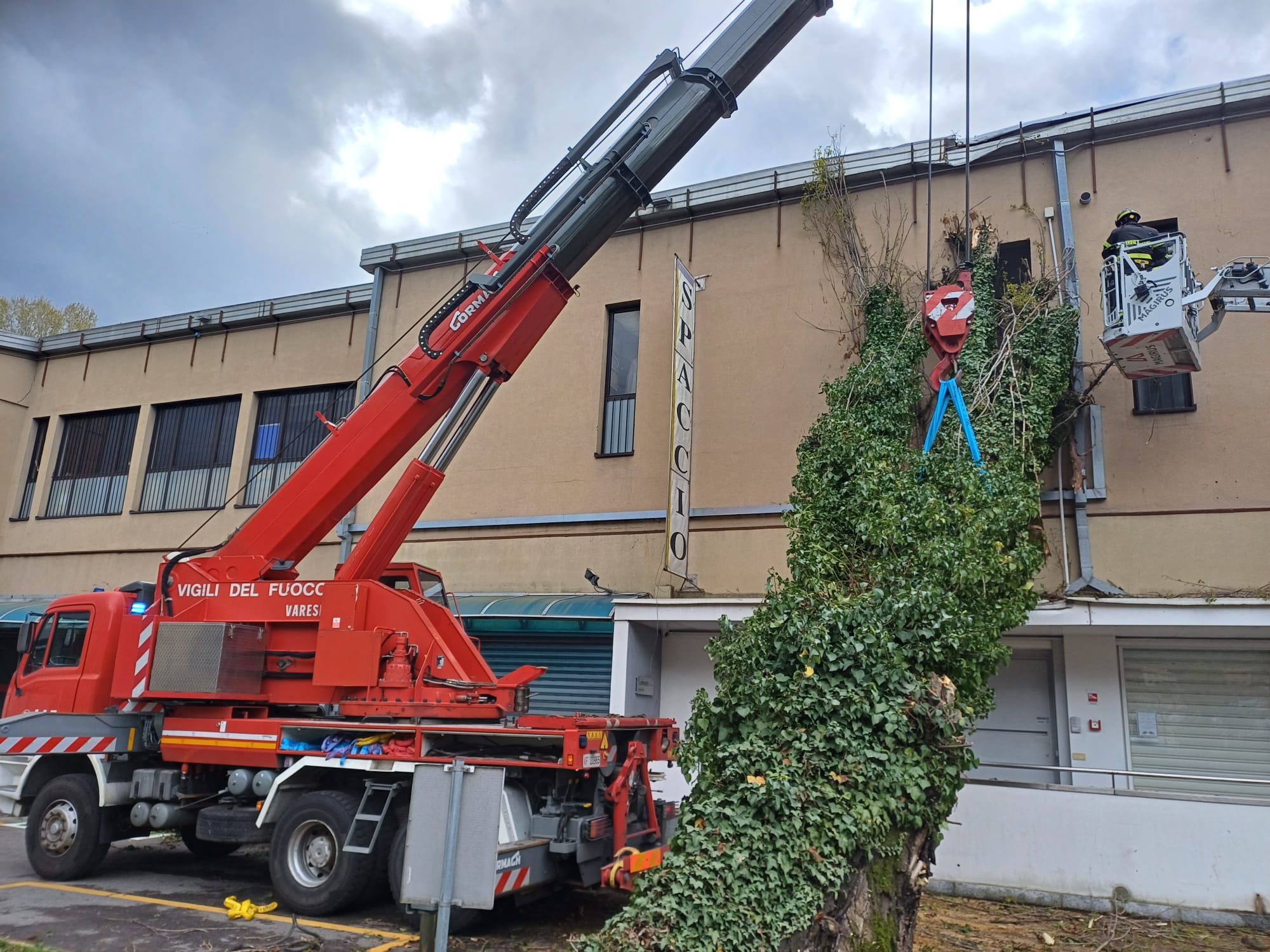 Pasqua e Pasquetta all’insegna del maltempo sul Lario: pioggia, vento e danni sul territorio