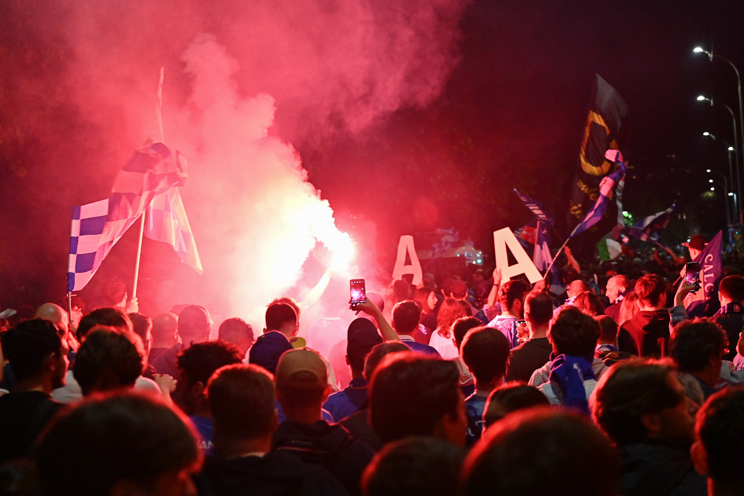 Como promosso in A, notte di festa in città. La gallery