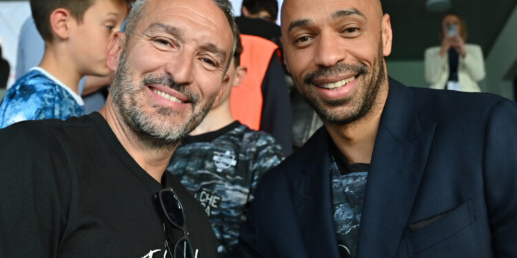 Gianluca Zambrotta e Thierry Henry (foto Roberto Colombo)