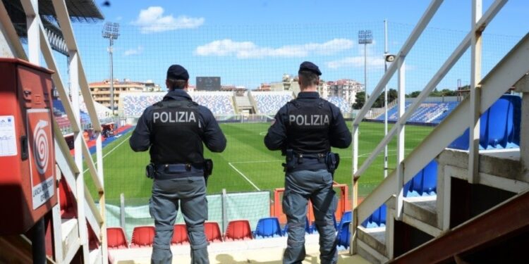 Individuati dalla Digos nonostante mancata denuncia vittime