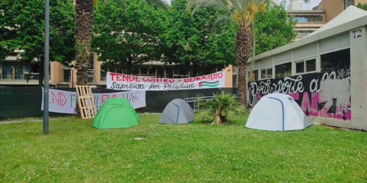 Scritte pro Gaza e contro la rettrice Polimeni