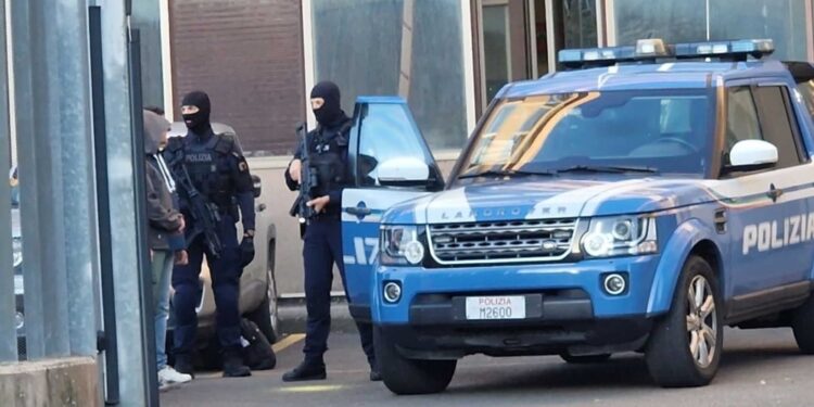 In azione task force congiunta di forze dell'ordine e Interpol