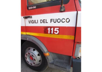 Vigili del fuoco al lavoro per recuperare il corpo