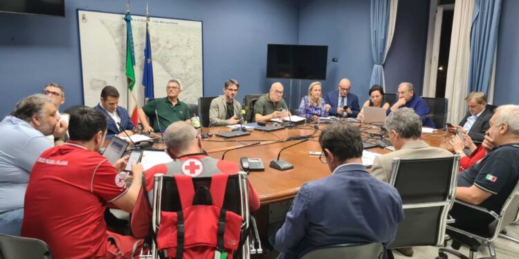 Otto squadre di Vigili del fuoco a Pozzuoli