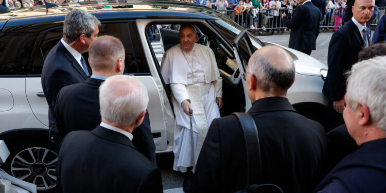 Ha incontrato i sacerdoti dai 40 anni di ordinazione in su