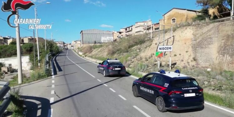 Minacciato e rapinato