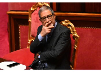 'stop a nuove costruzioni in area bradisismo'