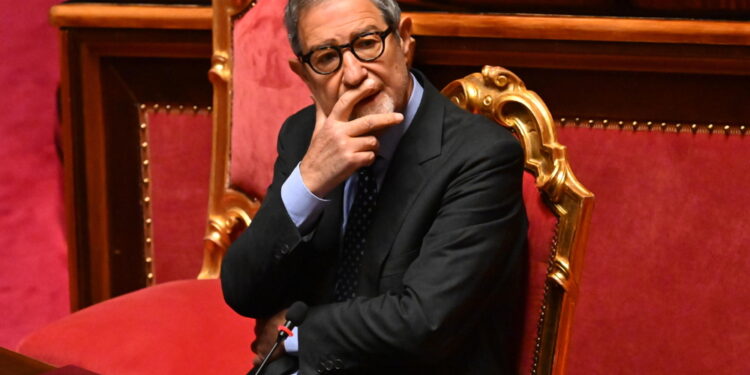'stop a nuove costruzioni in area bradisismo'