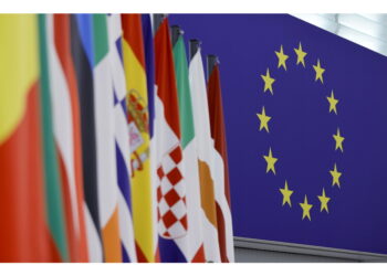 Alla Festa dell'Europa proiettato il messaggio 'usa il tuo voto'