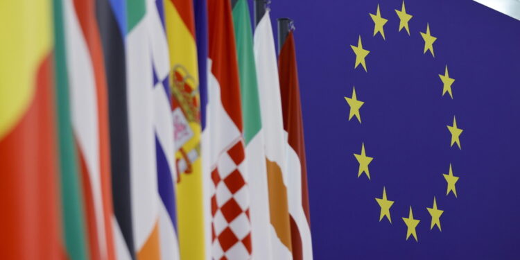 Alla Festa dell'Europa proiettato il messaggio 'usa il tuo voto'