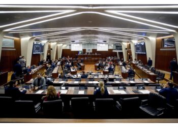 Caos durante mozione Lega sulla triptorelina