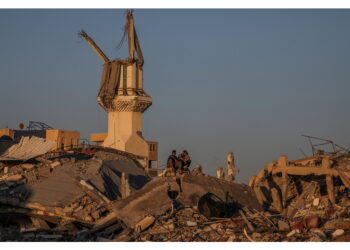 'L'esercito israeliano intensifica il bombardamento'