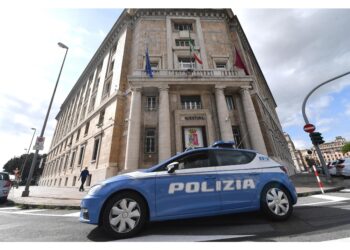 Ferito in codice giallo all'ospedale. Locale danneggiato