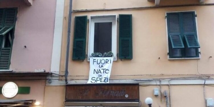 Alla Spezia. 'Solidarietà alla cittadina. Troppe spese militari'